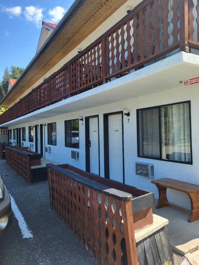 Alpen Motel Рейдиум-Хот-Спрингс Экстерьер фото
