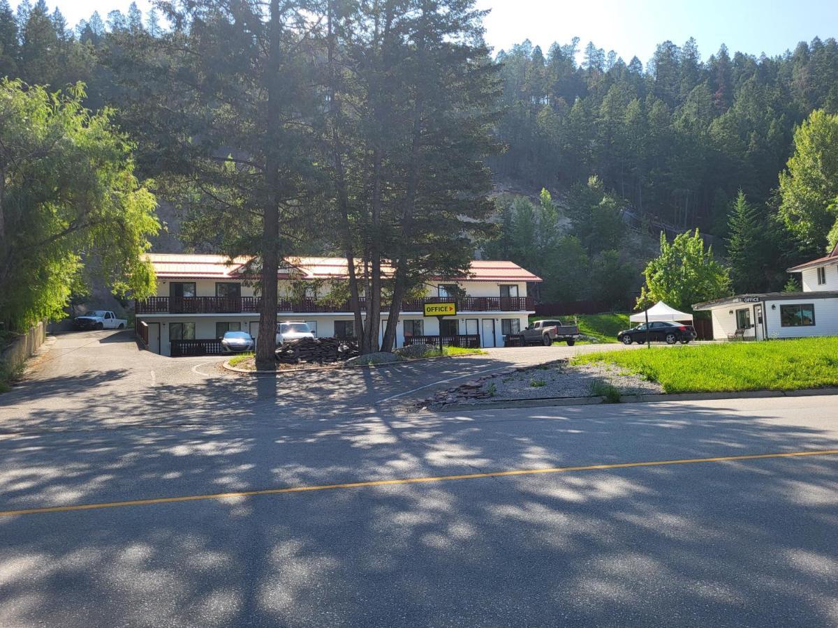 Alpen Motel Рейдиум-Хот-Спрингс Экстерьер фото