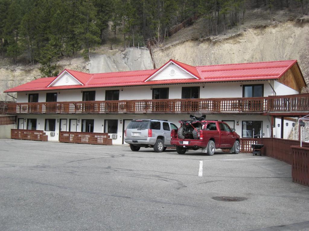 Alpen Motel Рейдиум-Хот-Спрингс Экстерьер фото