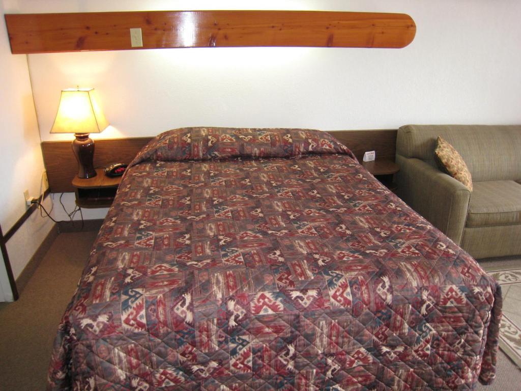 Alpen Motel Рейдиум-Хот-Спрингс Номер фото