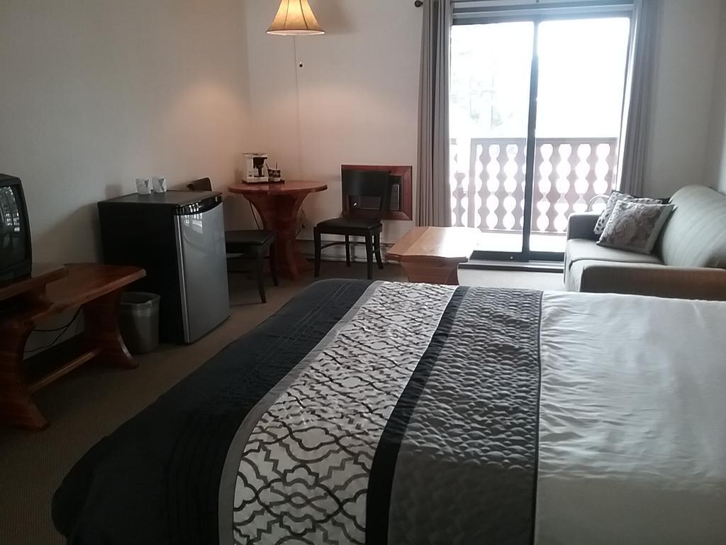 Alpen Motel Рейдиум-Хот-Спрингс Экстерьер фото