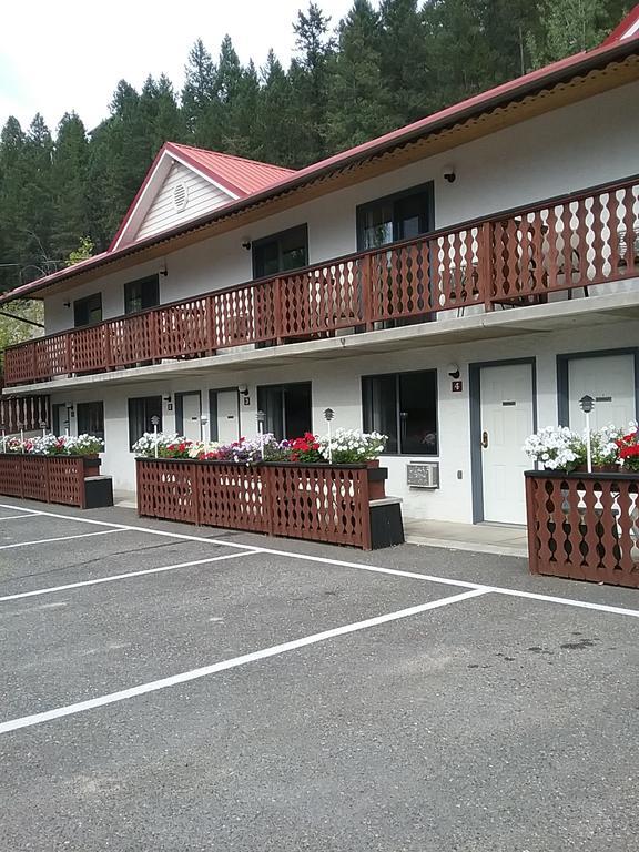 Alpen Motel Рейдиум-Хот-Спрингс Экстерьер фото